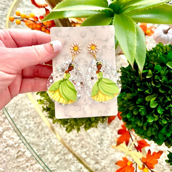 Tiana Acrylic Dangle Earrings - Picture 3 of 4
